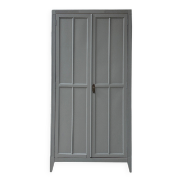 Armoire parisienne grise (rénovée)