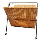 Foldable metal and rattan magazine rack