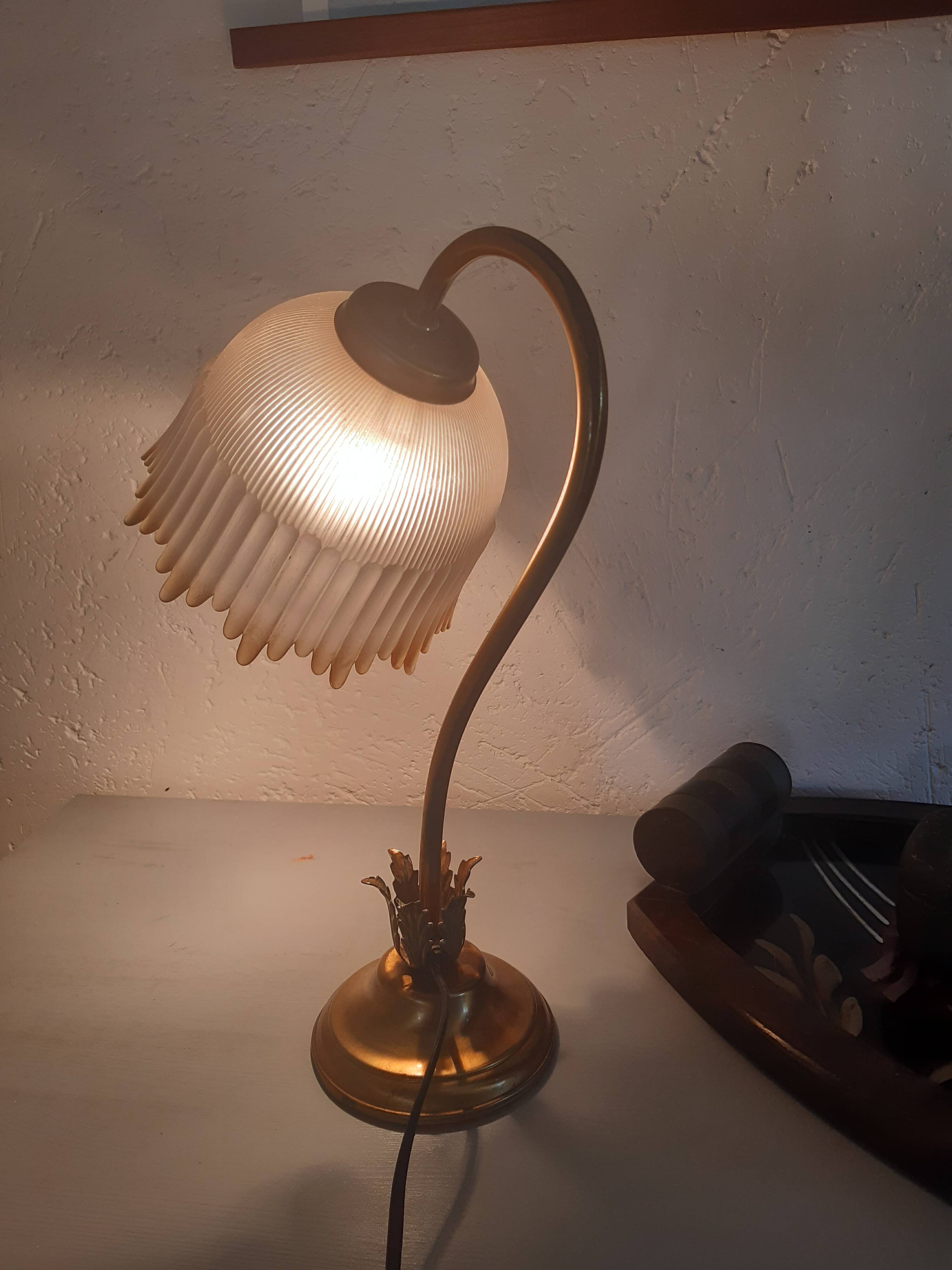 Art deco globe tulip glass lamp