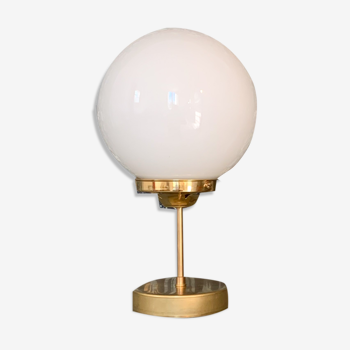 Opaline table lamp
