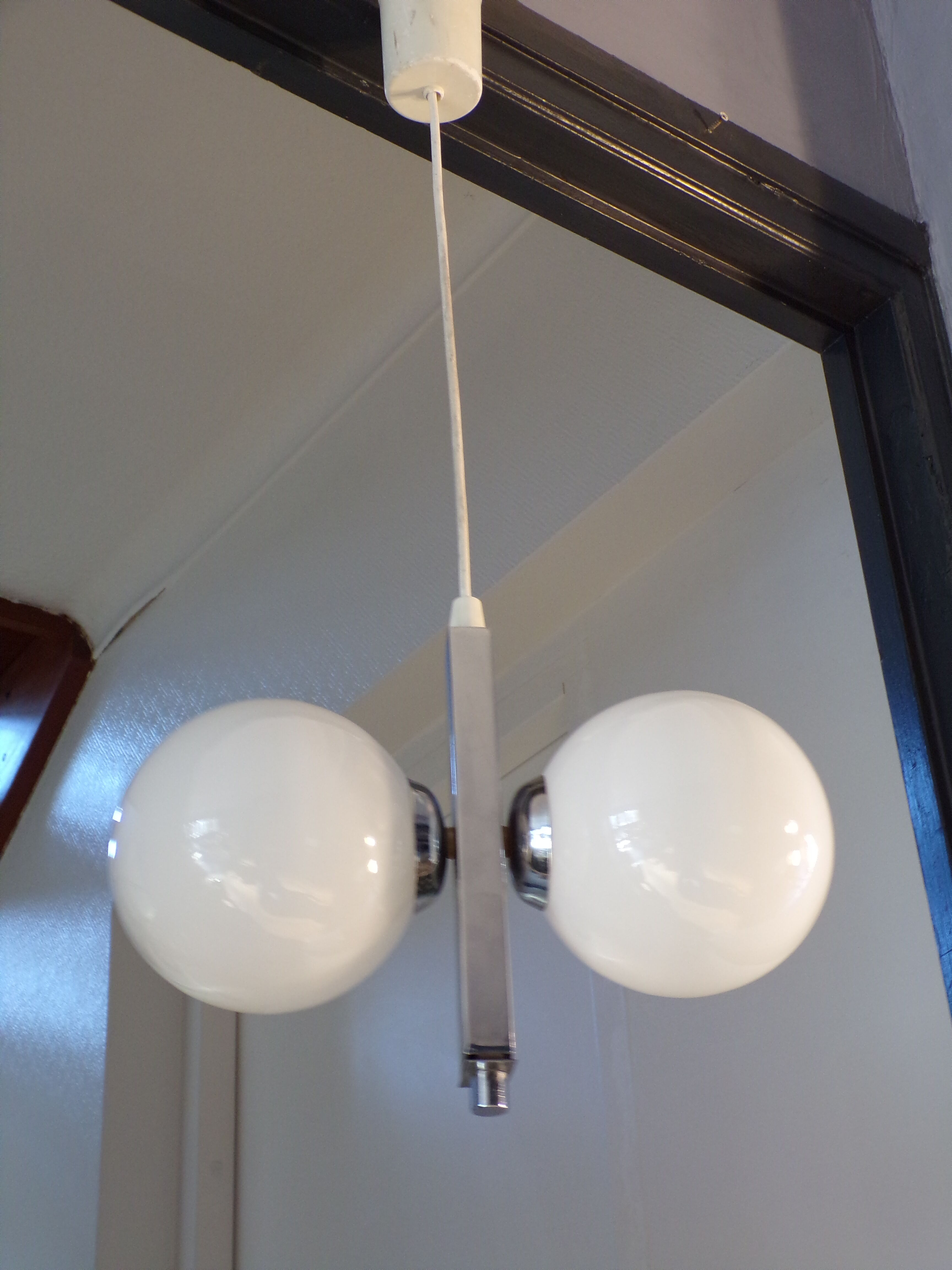 Space age hanging lamp