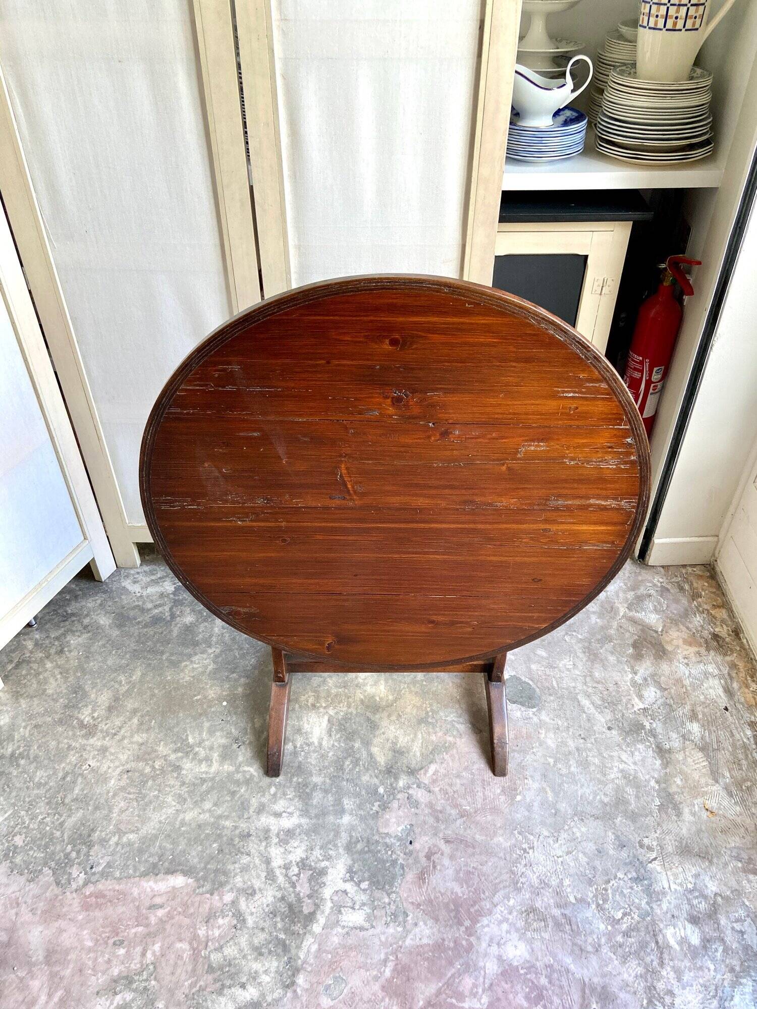 Harvestable winegrower's table in dark wood ⌀ 91 cm