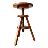 Wooden screw tripod stool