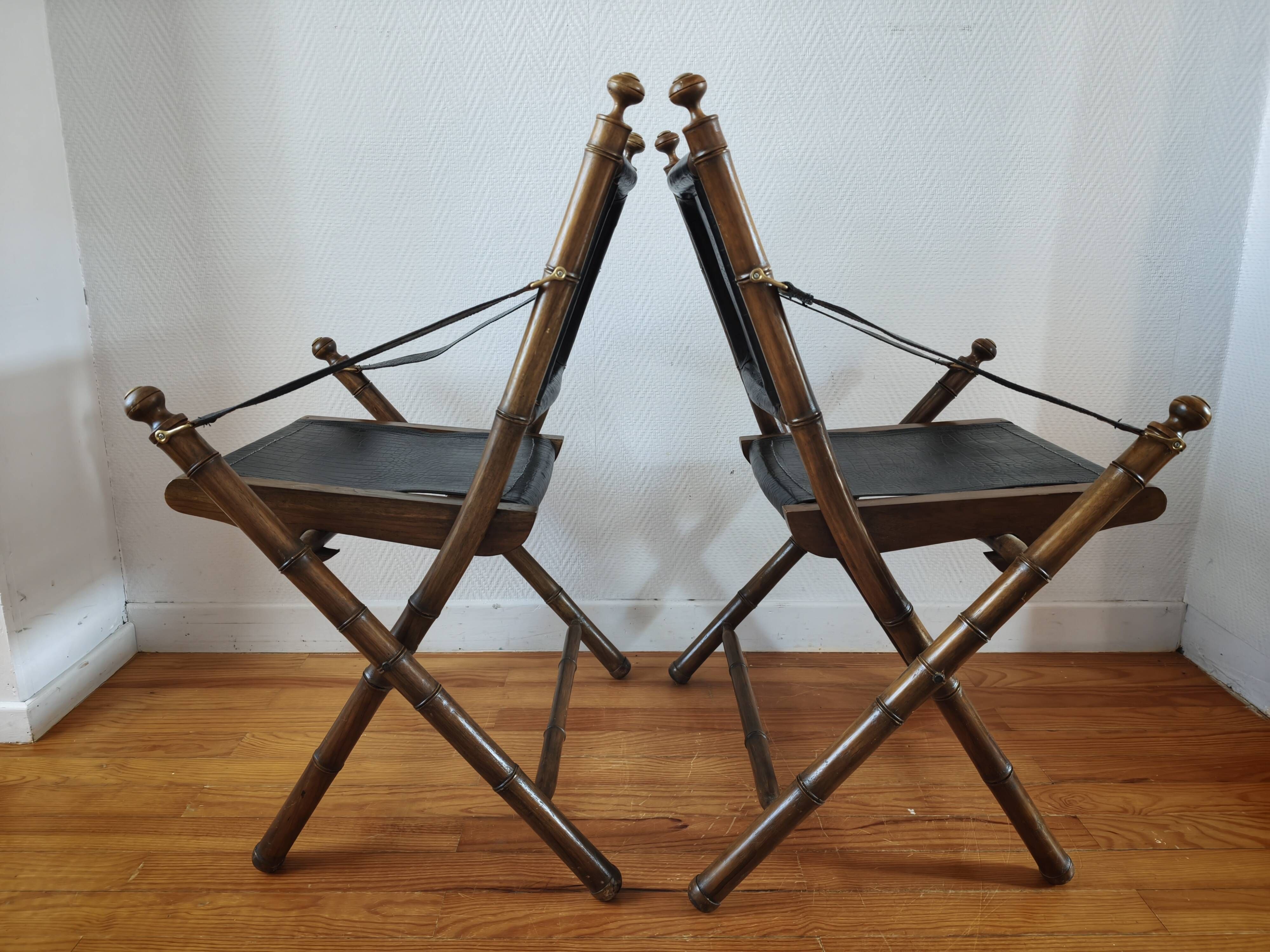 Pair of safari folding chairs in leather 1970-80