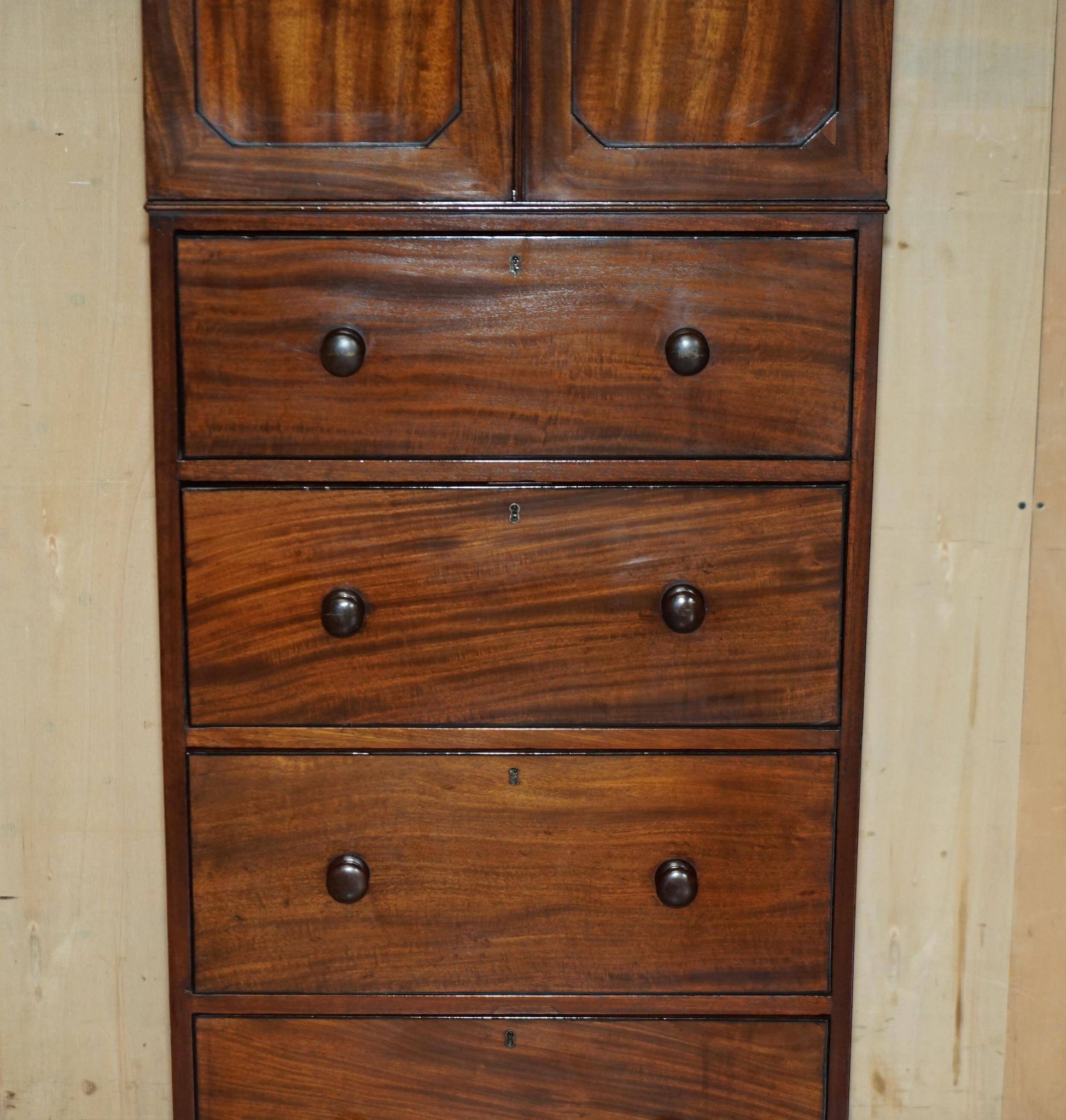 Paire de commodes hautes anciennes Castle Howard 1840 en bois dur