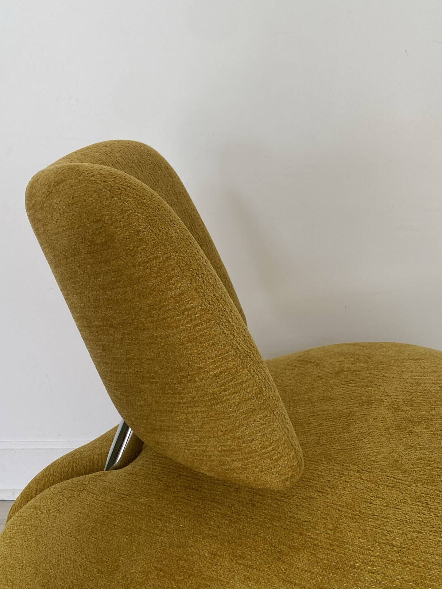 Lot 2 fauteuils Pallone Leolux par Roy de Scheemaker.
