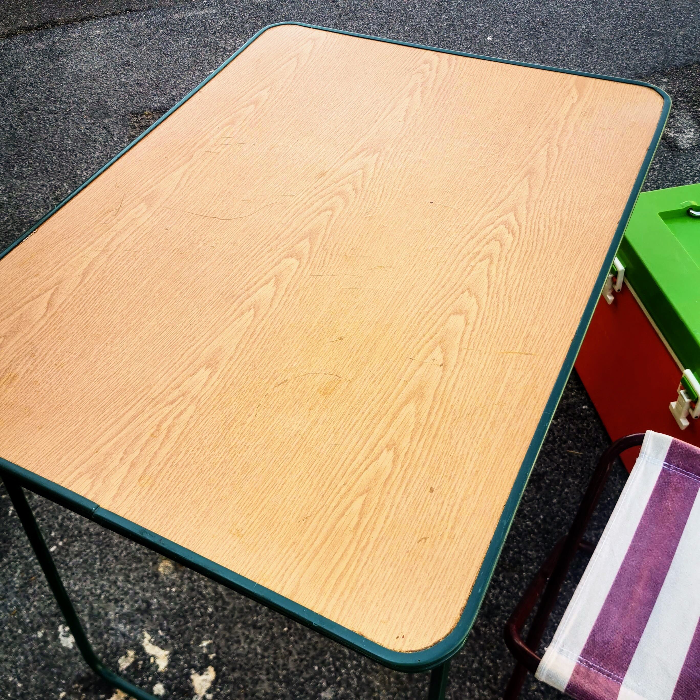 Folding camping table