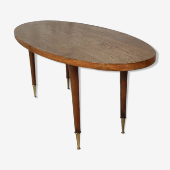 Oval coffee table