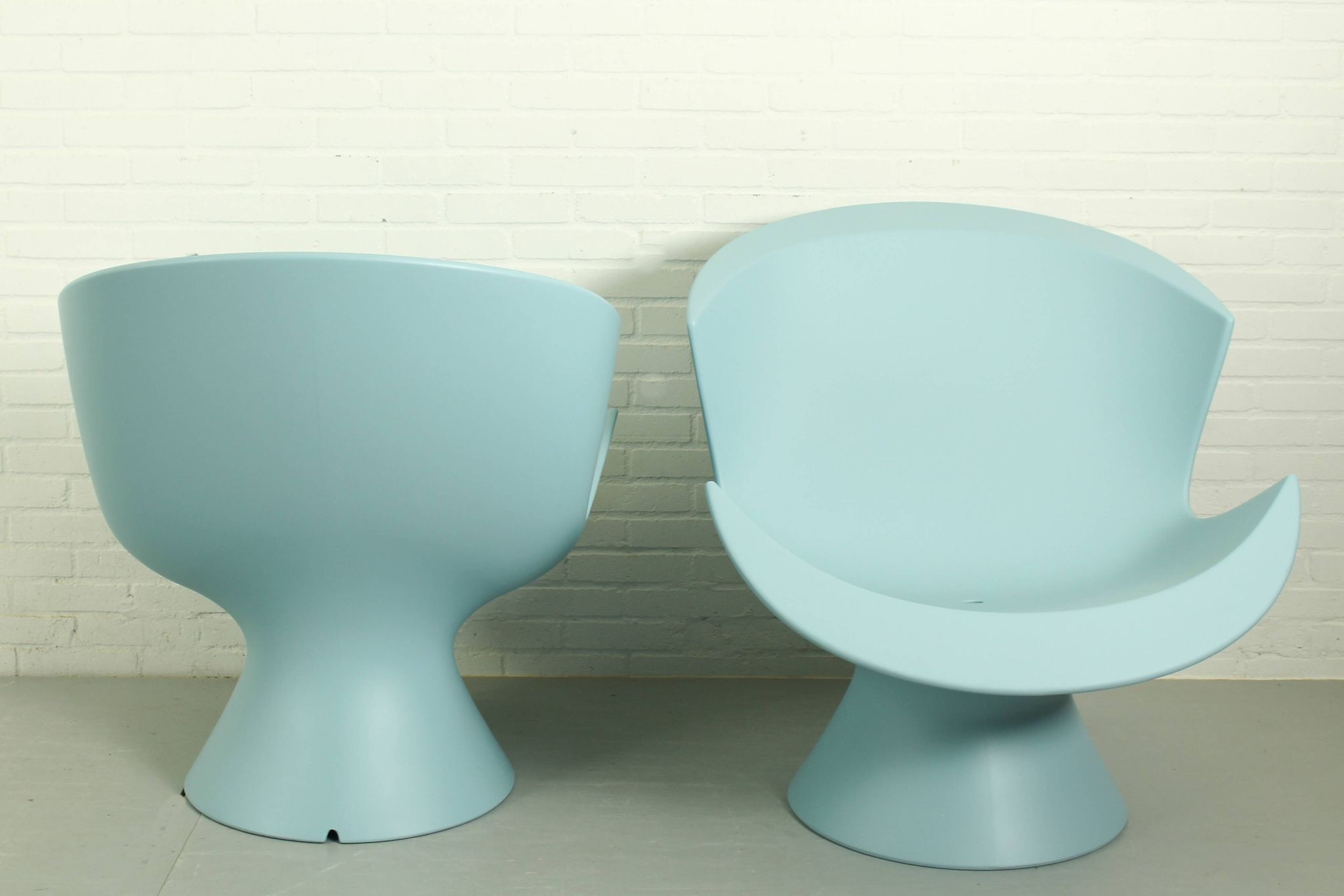 Set of 2 Karim Rashid Kite Lounge Chairs for Label, 2004