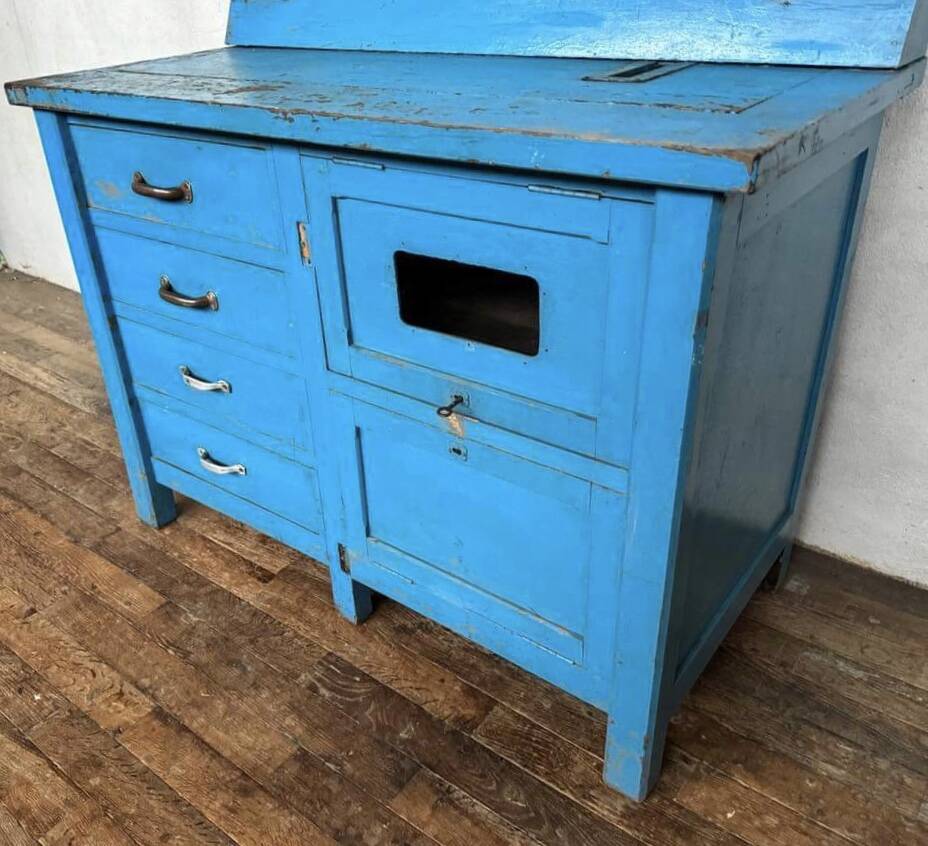 Wooden commercial workshop furniture with 4 drawers and 2 hinged doors - original patina