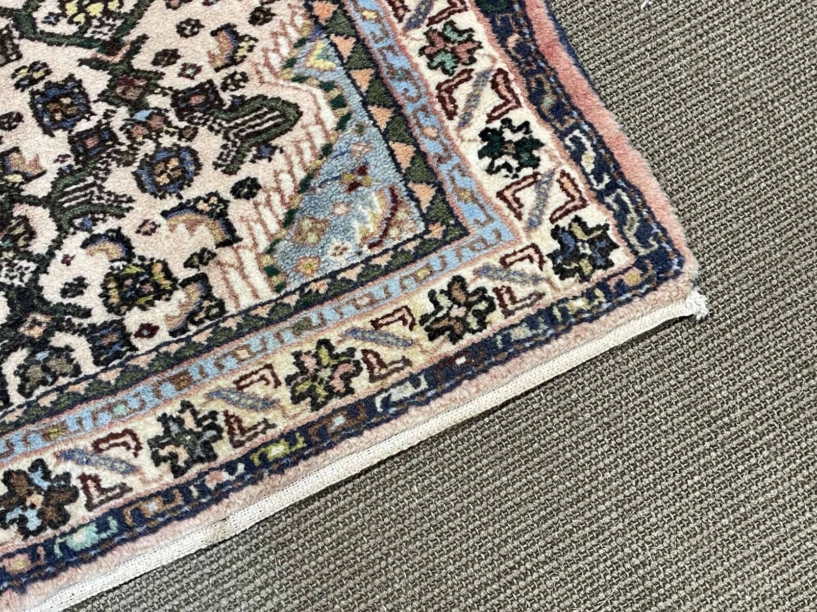 Handmade wool Iranian rug - 1.25m x 0.75m