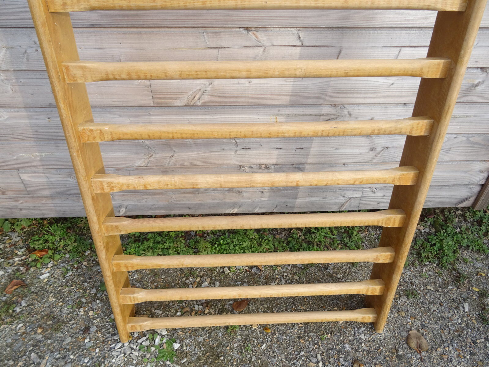 Gymnastics espalier in solid elm