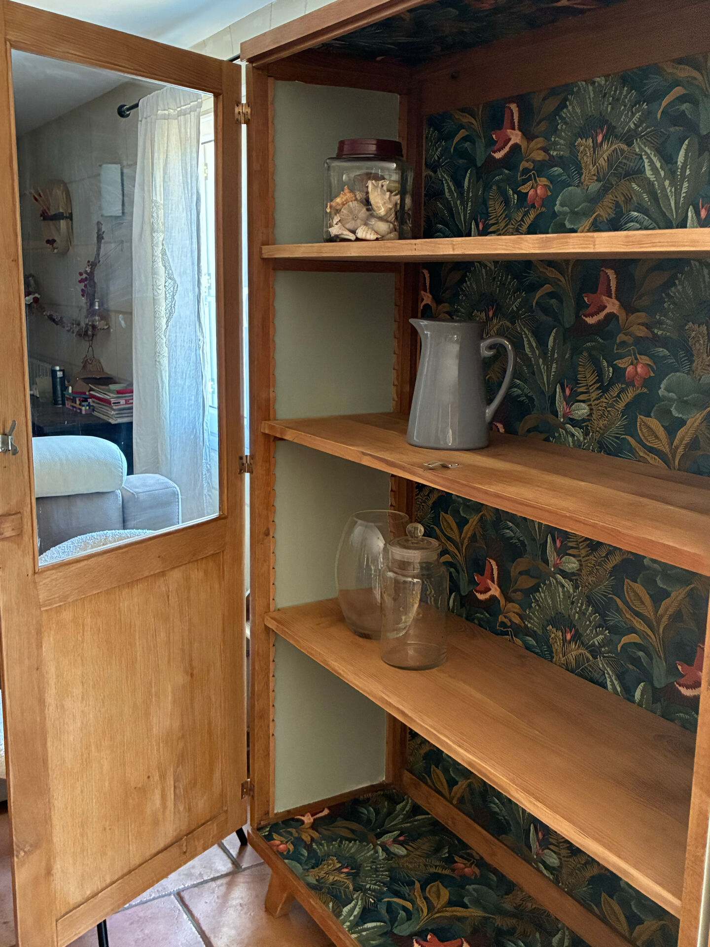 Cupboard/display cabinet/dish cabinet