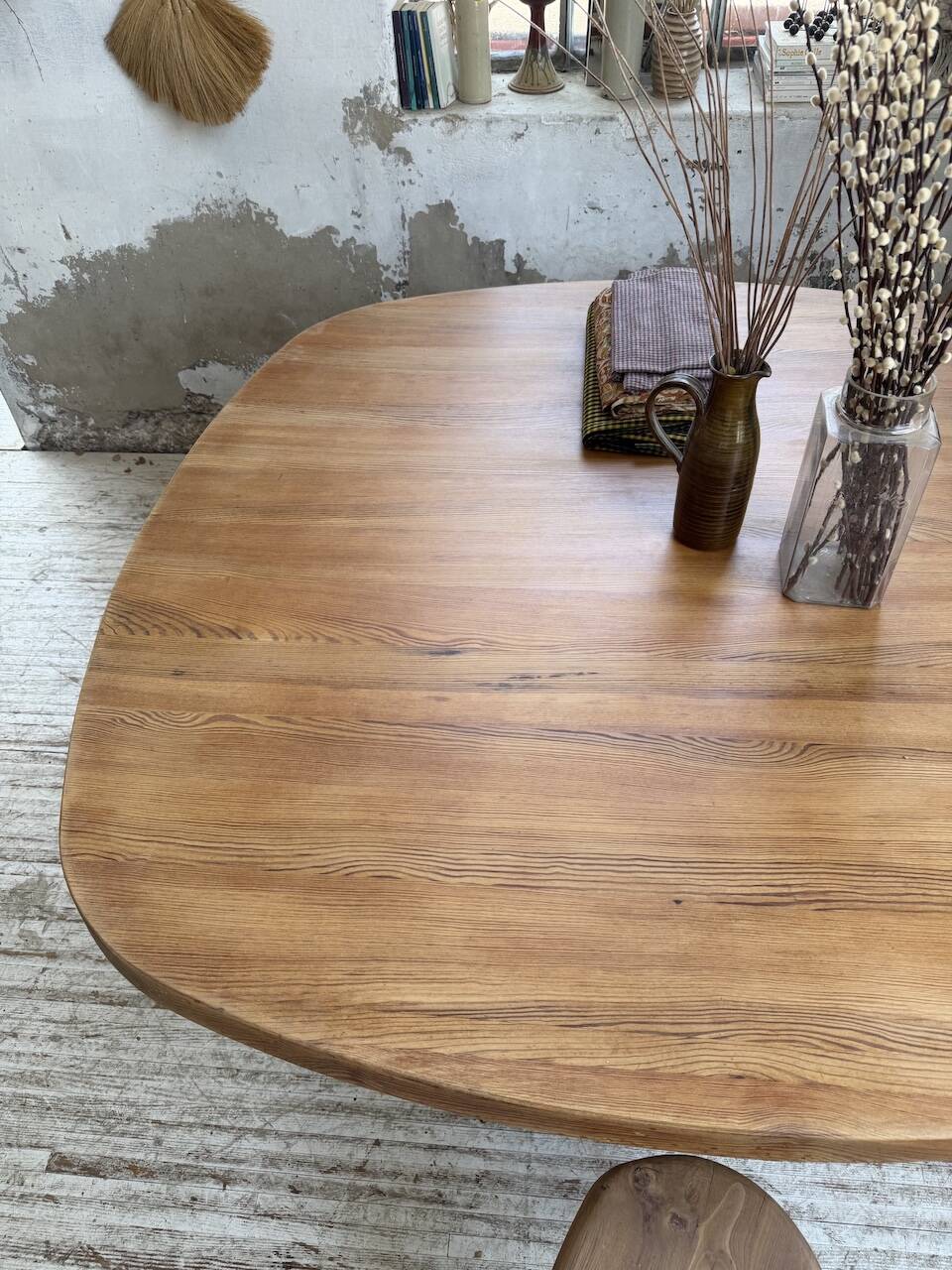 Round XL constructivist table
