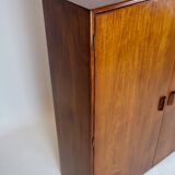 Armoire suspendue réalisée en teck par Børge Mogensen