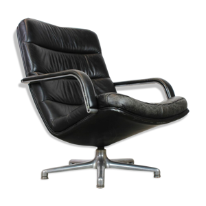 Fauteuil F141 en cuir