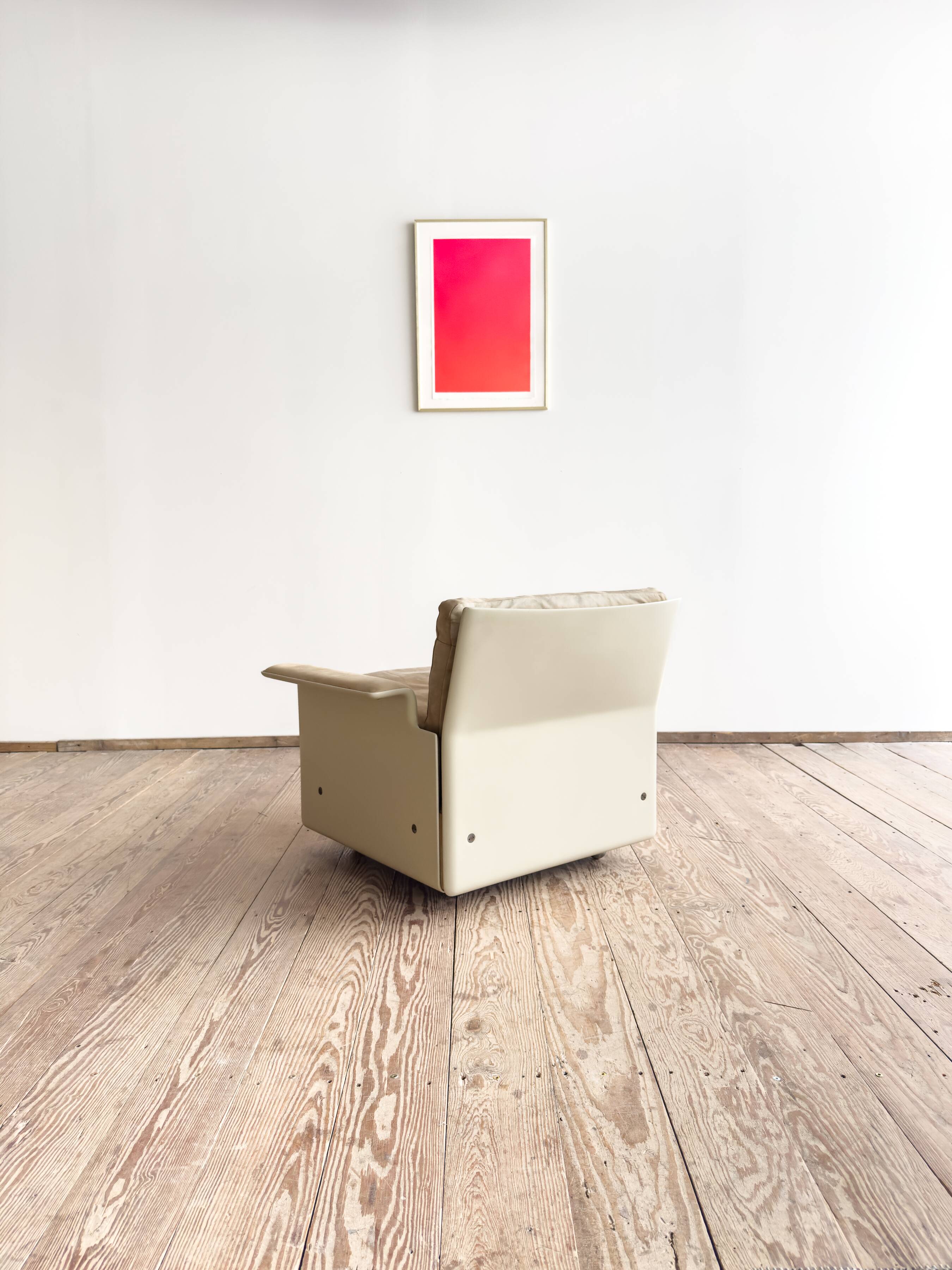 Fauteuil design 620 en cuir suédé beige par Dieter Rams, Vitsœ, Mid-Century