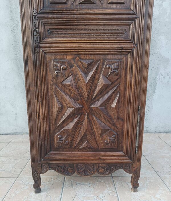 Homme debout Louis XIII en chêne