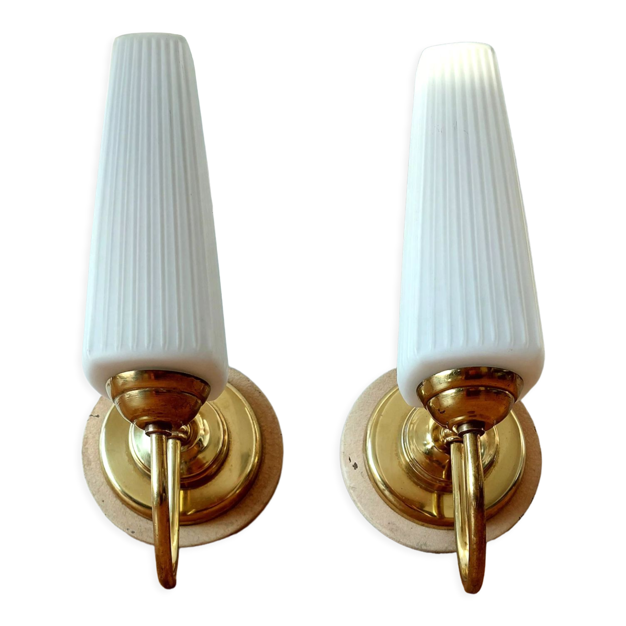 Pair of sconces with a light arm, brass and white opaline 1960.
