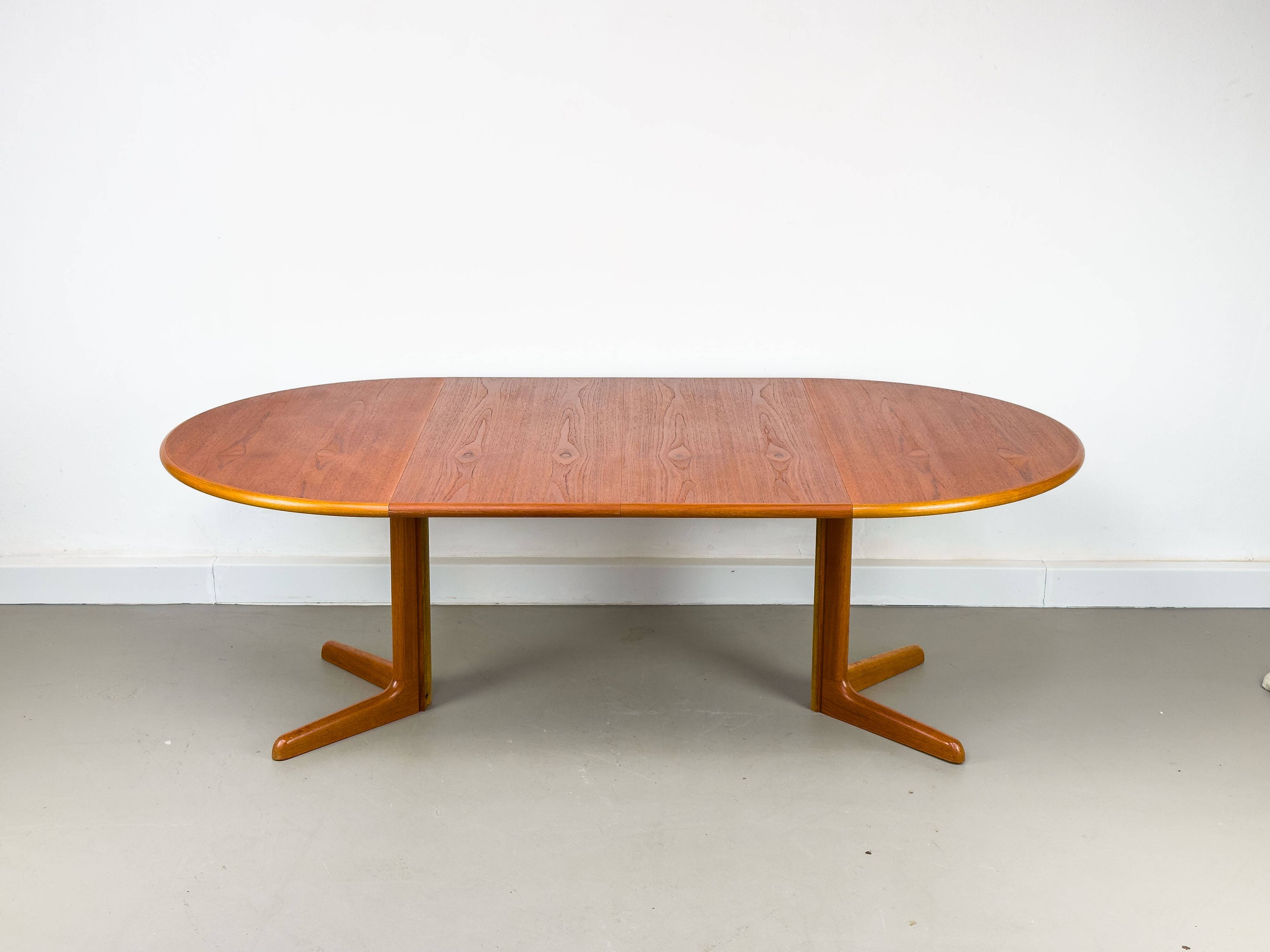 Danish Round Teak Dining Table with Extensions by Gudme Møbelfabrik, 1970s