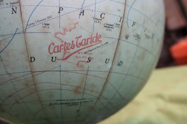 Globe terrestre taride 1962 socle alu