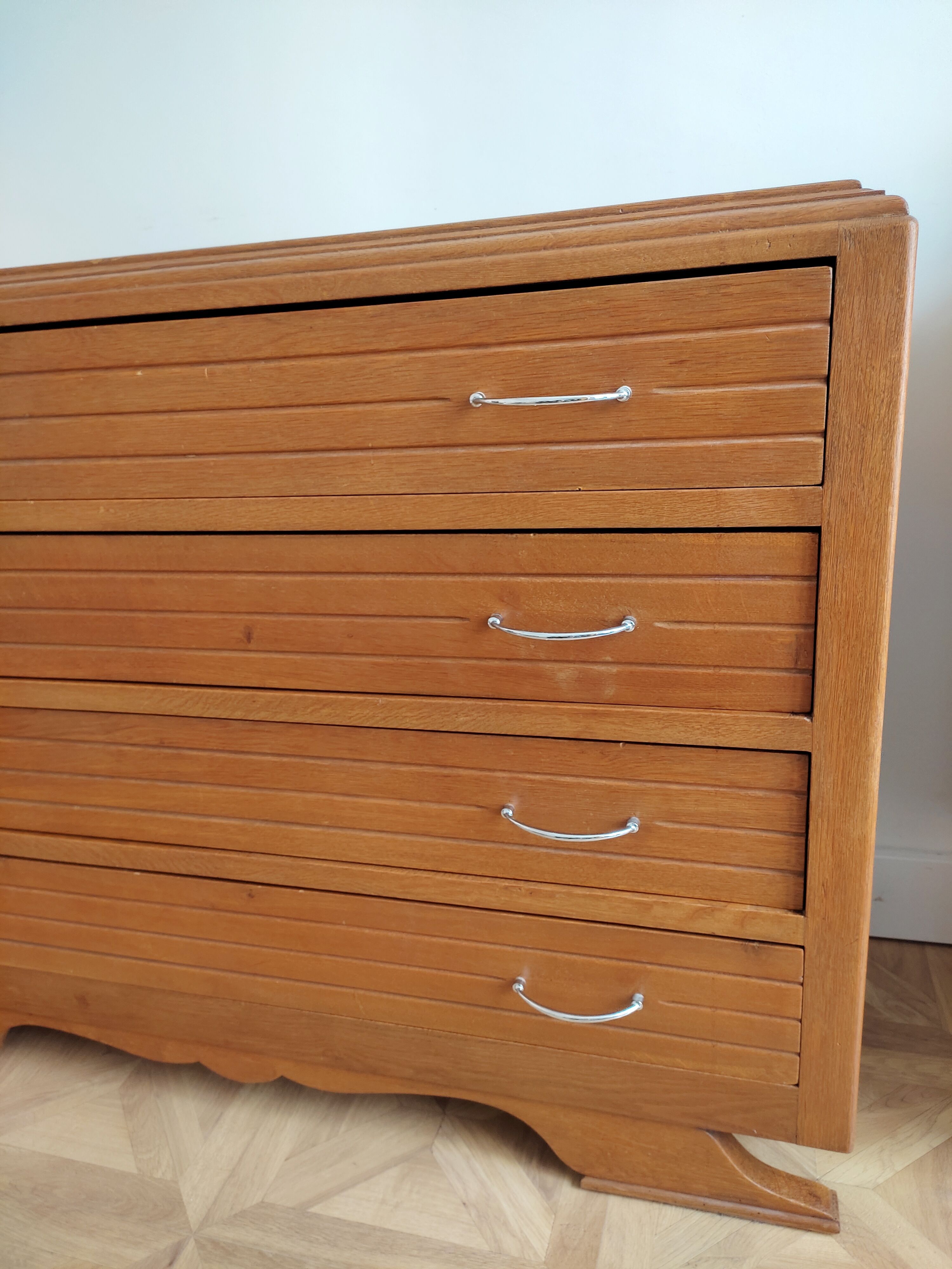 Commode en bois vintage