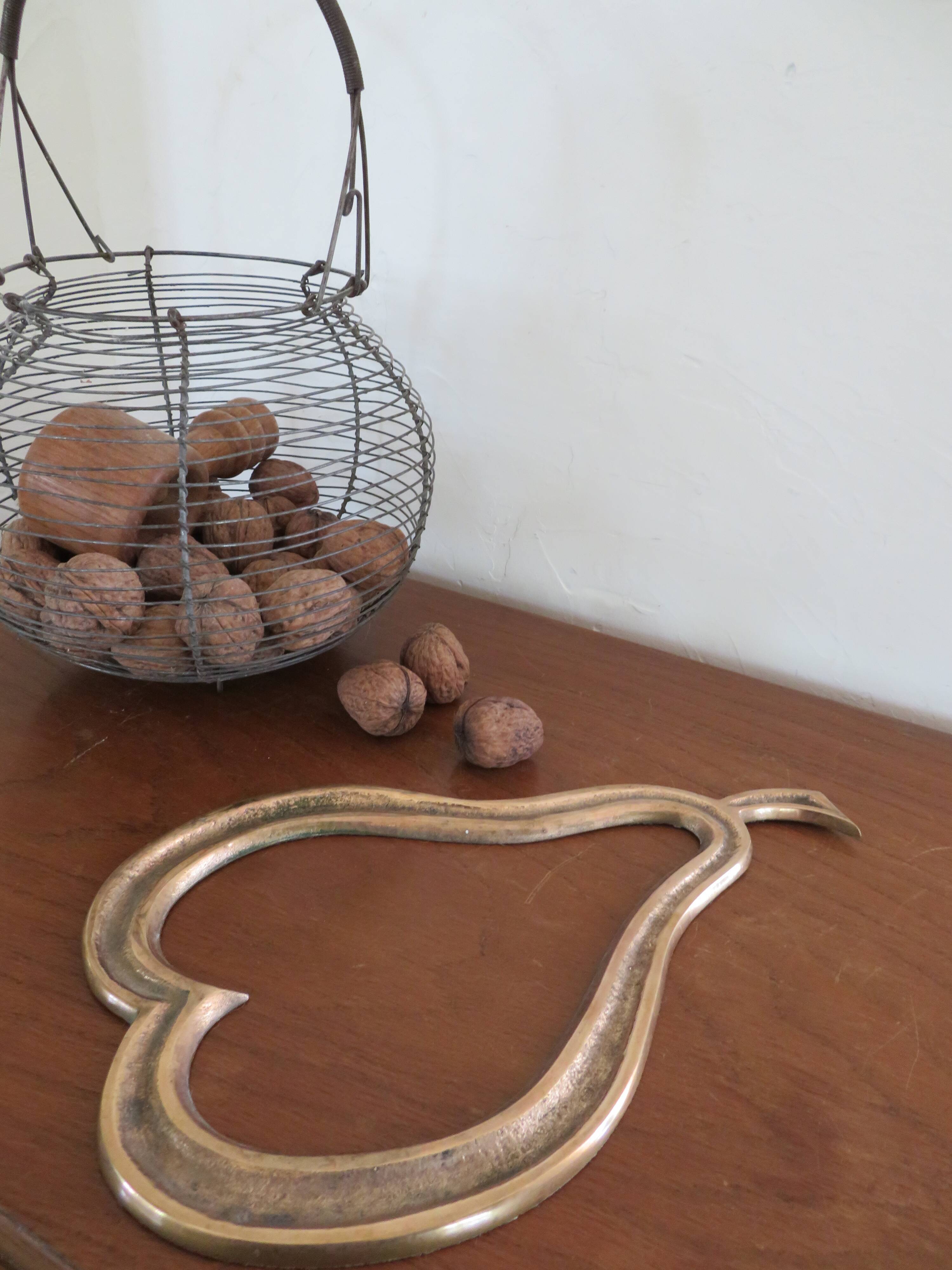 Brass pear mat