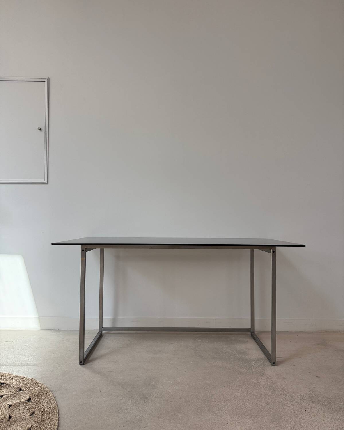 Bureau en métal et verre fumé, années 70