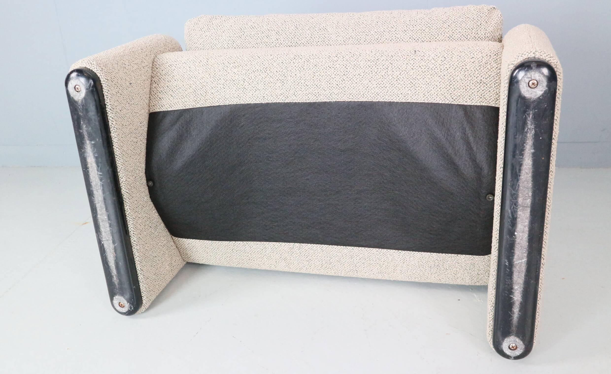 Vico Magistretti "Maralunga" 3-seater and footstool re-upholstered For Cassina