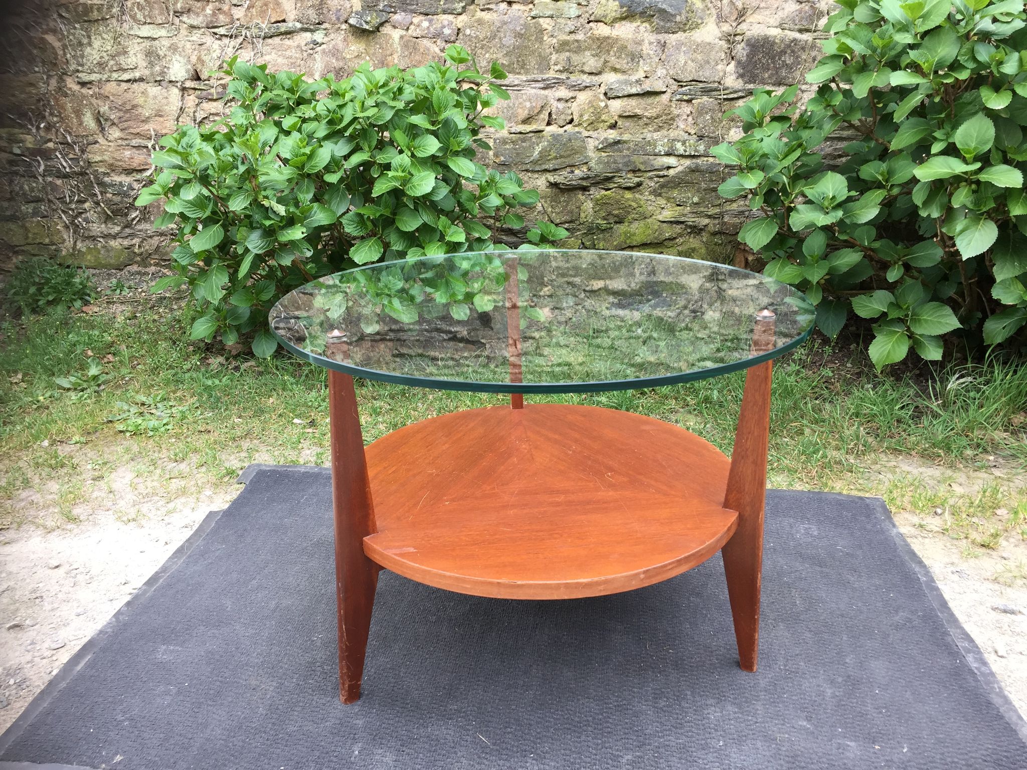 Vintage coffee table round compass legs top in glass and teak wood