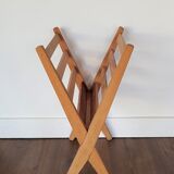 Scandinavian magazine holder