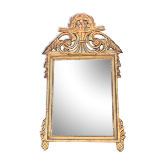 Miroir ancien à fronton en bois doré à la feuille, style Louis XVI