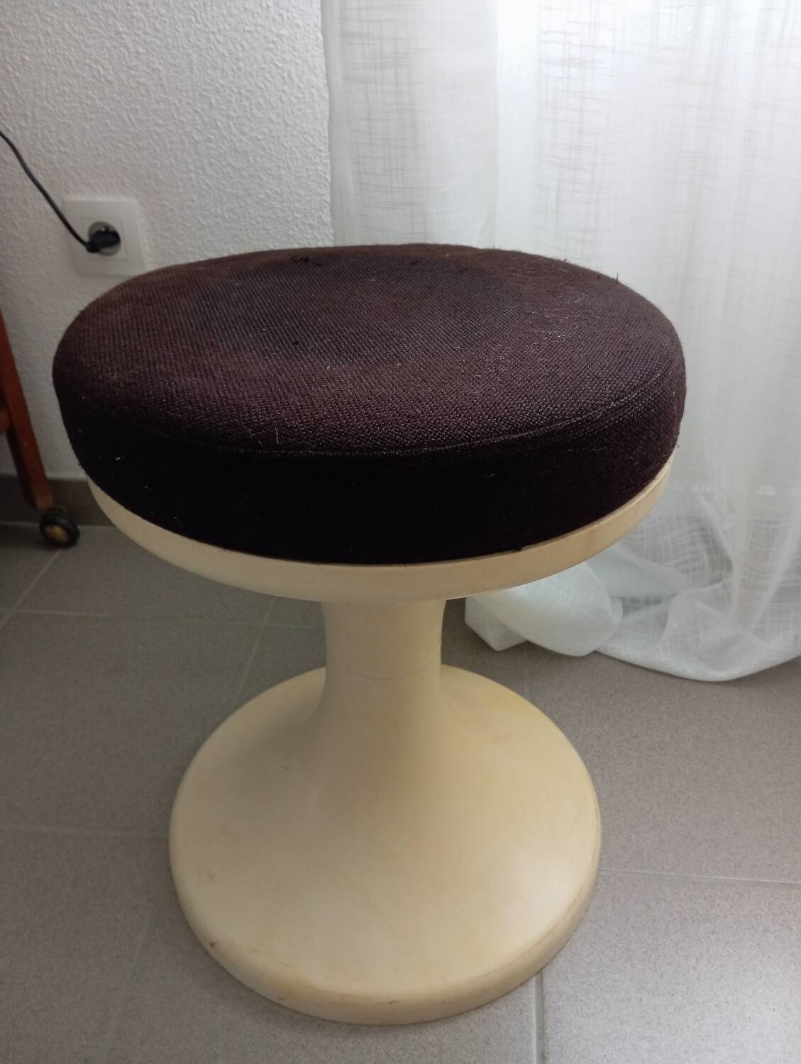 Vintage tulip stool