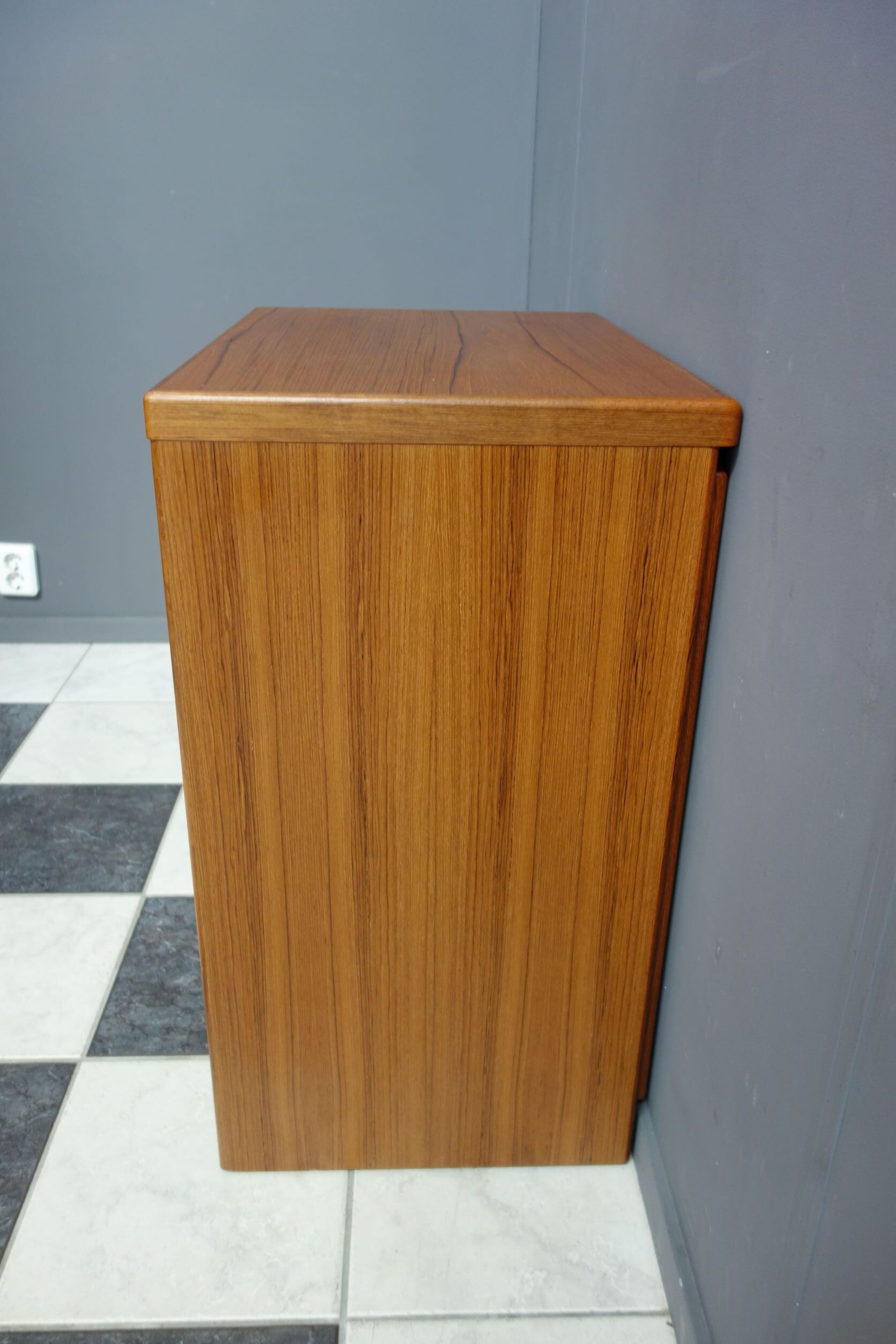 Teak danish cabinet 1 door, Scan-Flex Denmark