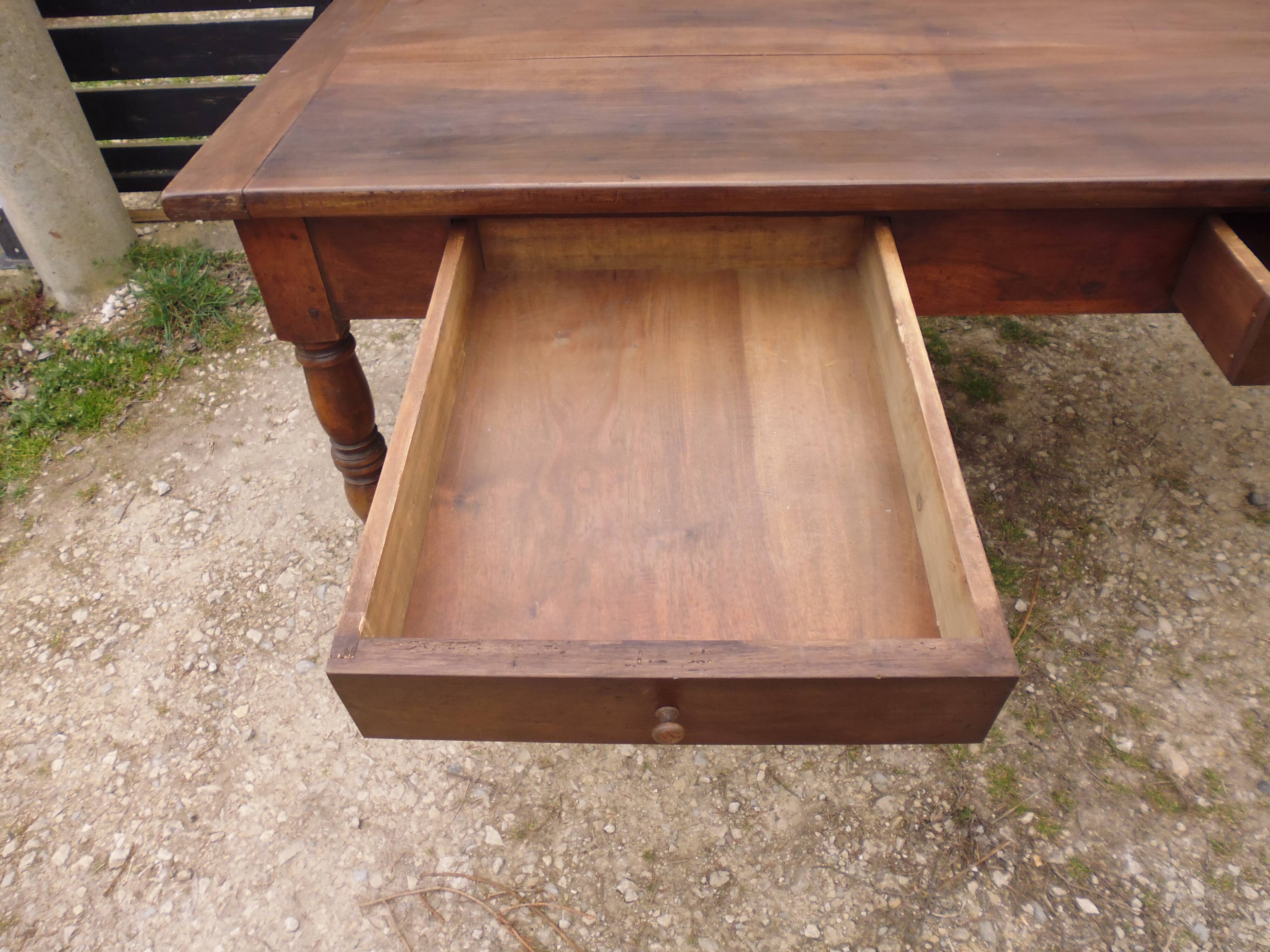 8-seater walnut farm table 199 cm 19th century
