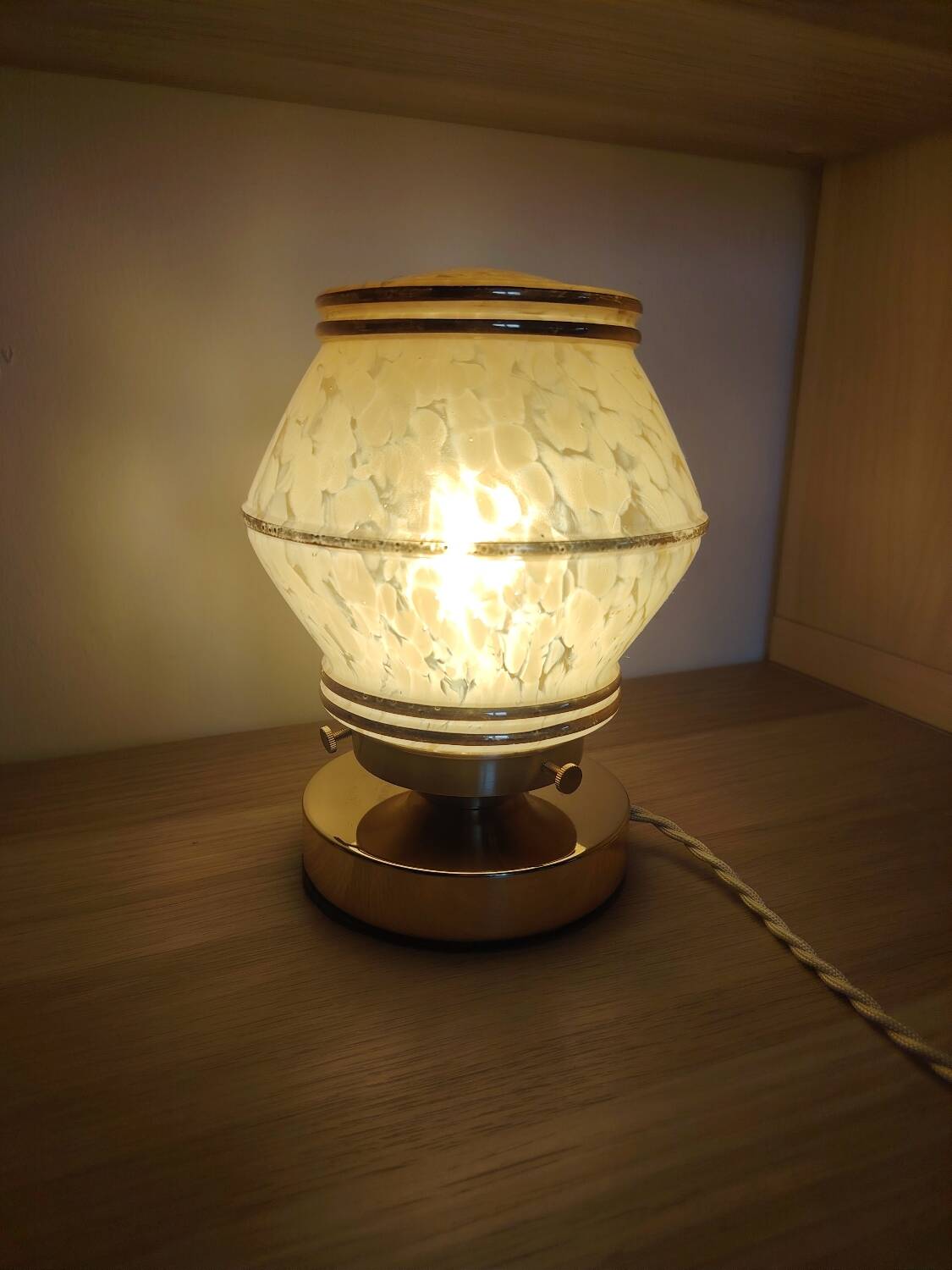 Touch lamp, Clichy glass, creamy yellow