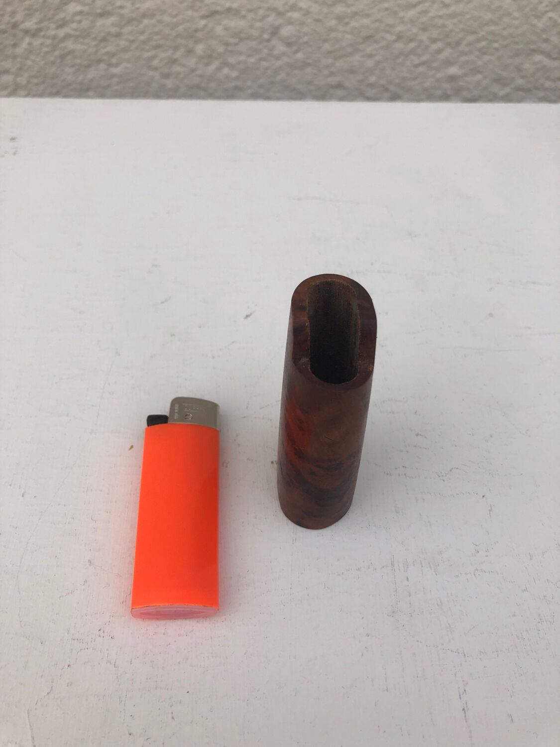 Thuya wood lighter holder