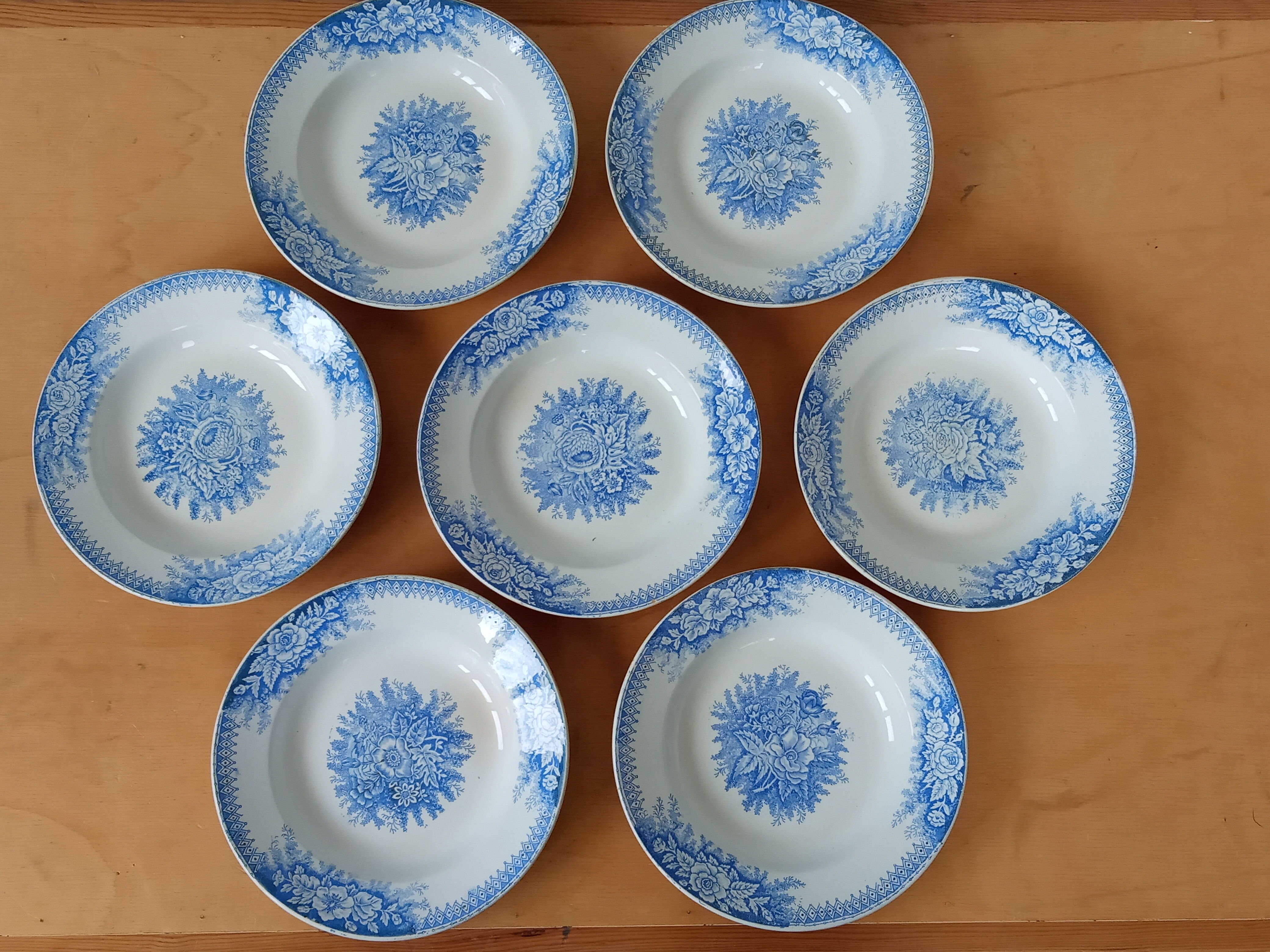 Lot d'assiettes creuses de Saint Amand