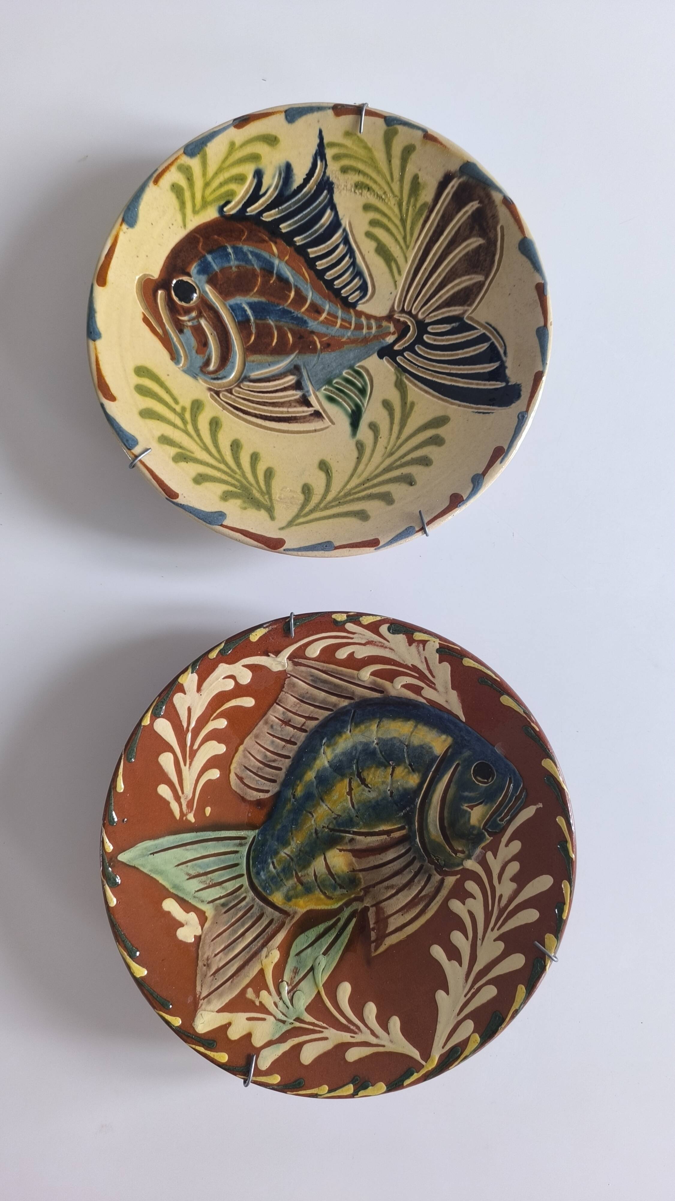 Pair of Salamo la Bisbal hollow dishes