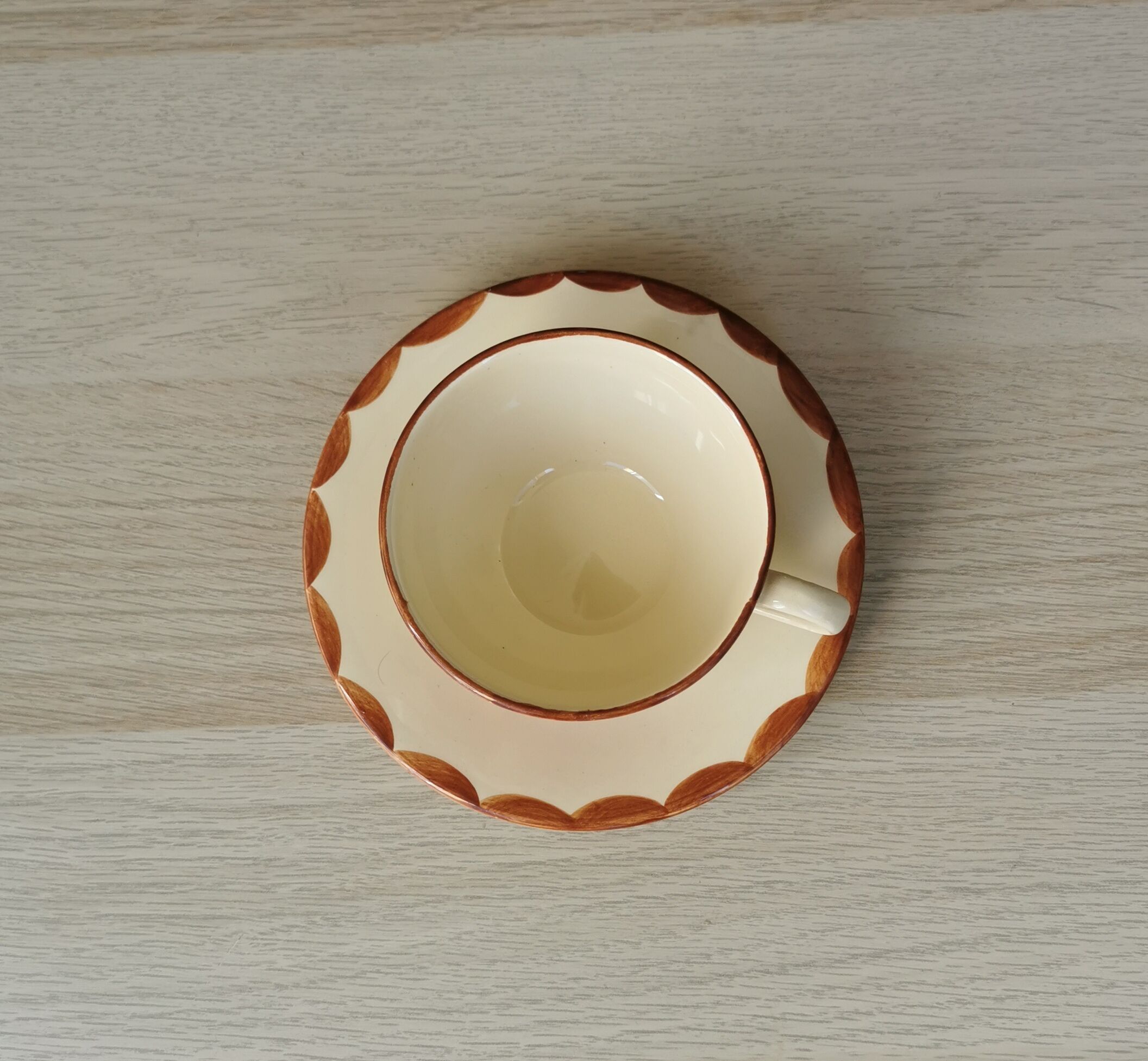 11 cups and teacups and sub-cups Longchamp model Agen