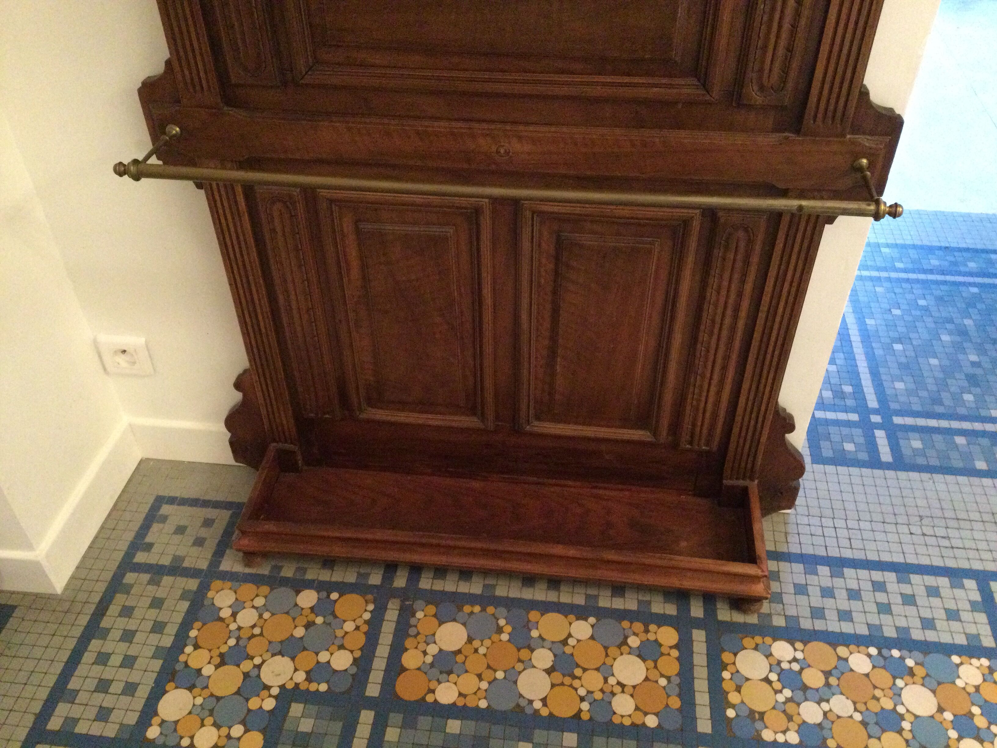Old coat rack, cloakroom