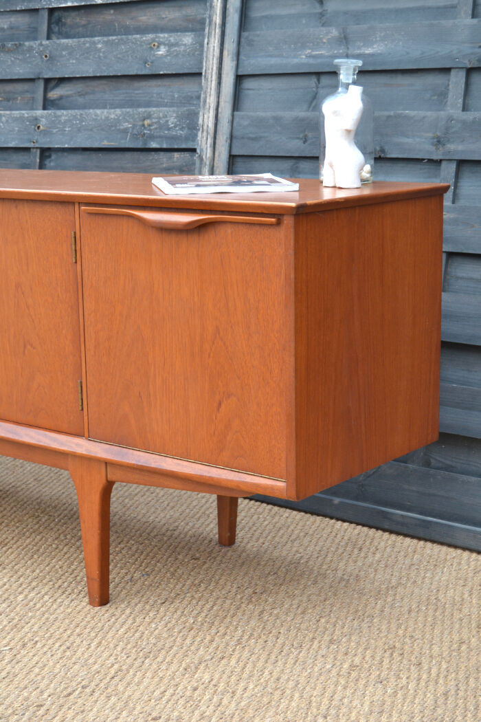 Enfilade by Jentique, "wave" handles * 183 cm