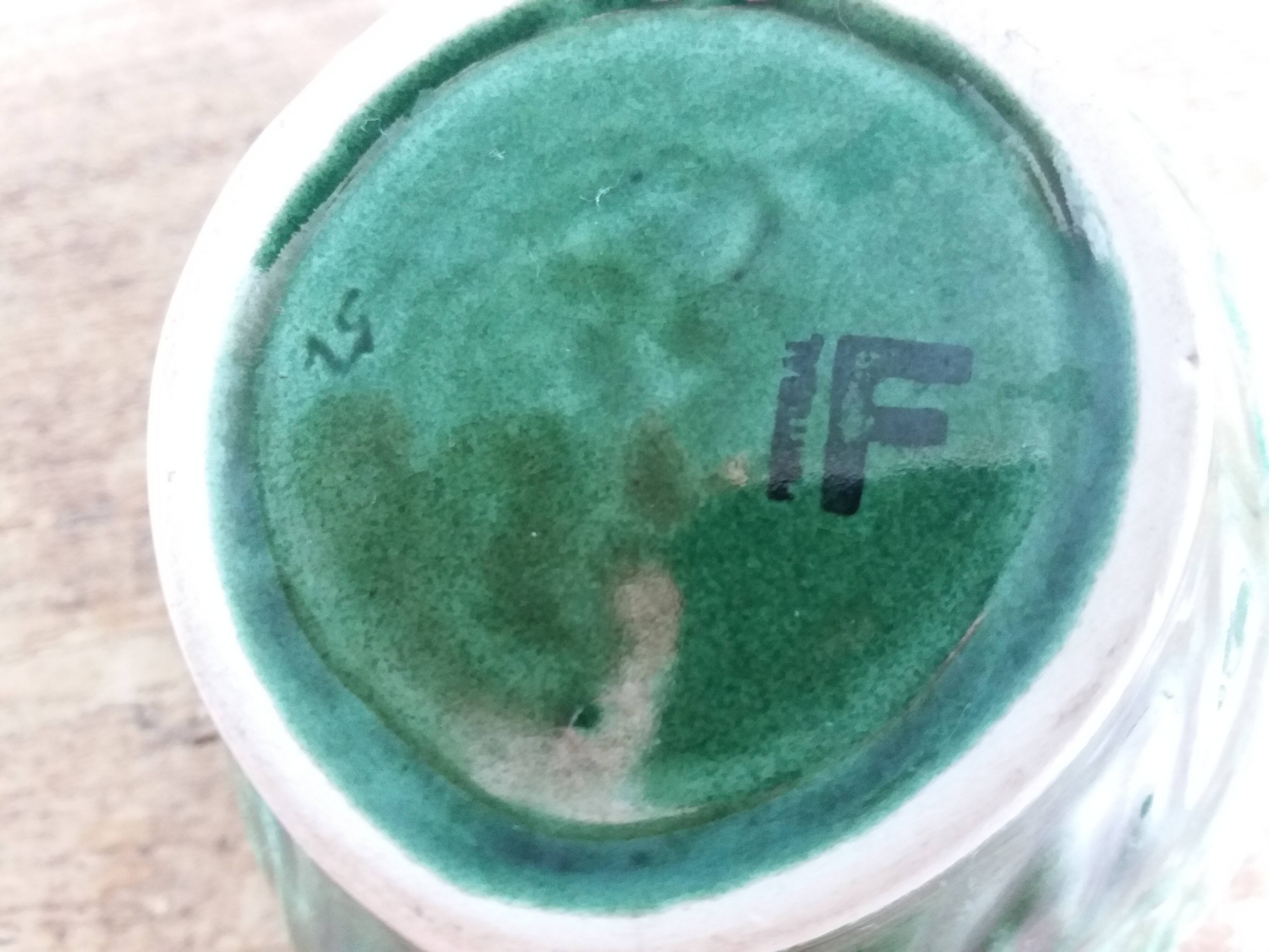 Cabbage sauceboat in barbotine Portugal