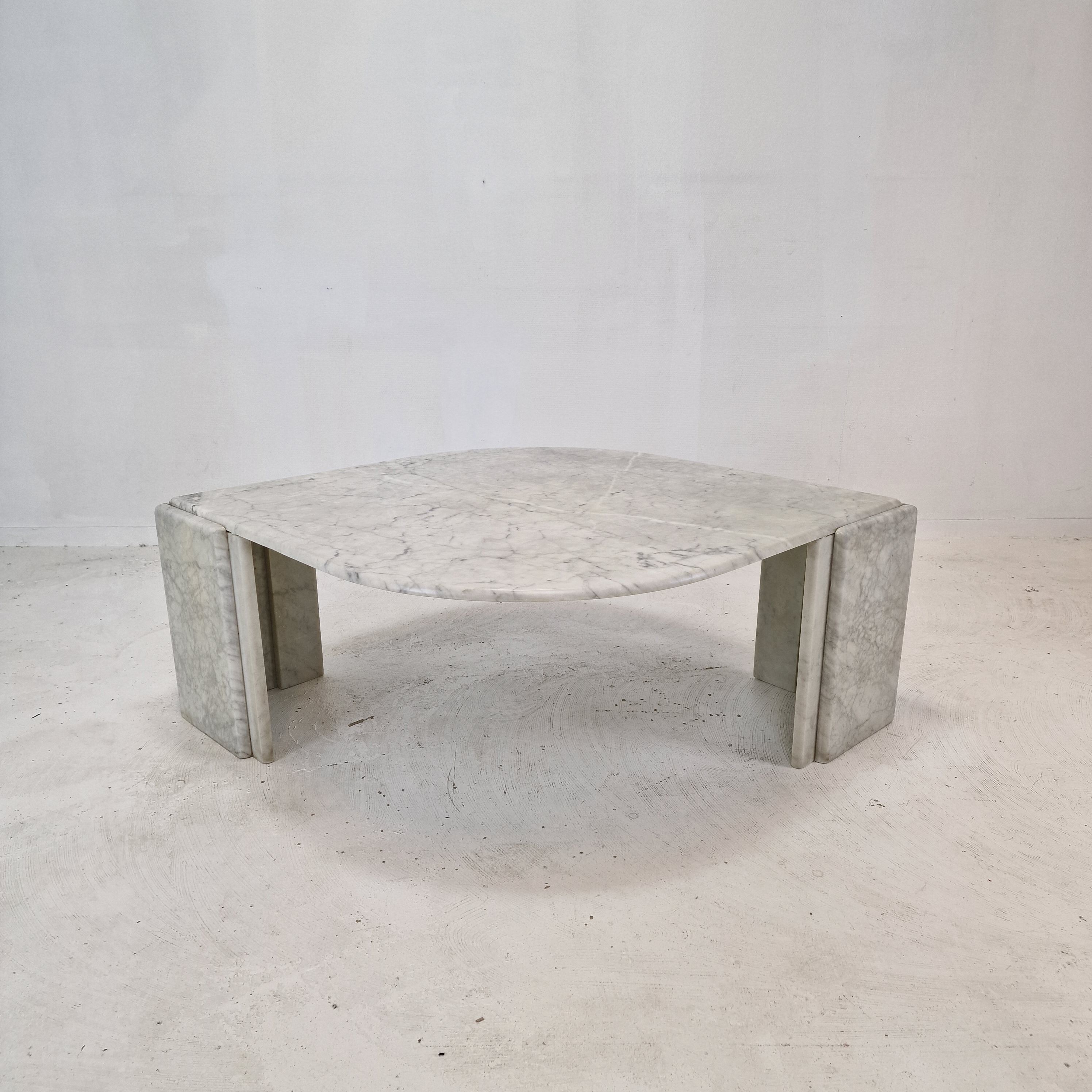 Italian Teardrop Shaped Marble Coffee Table, 1980s