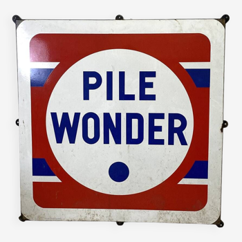 Enameled plaque “WONDER Batteries”