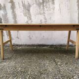 Farm table