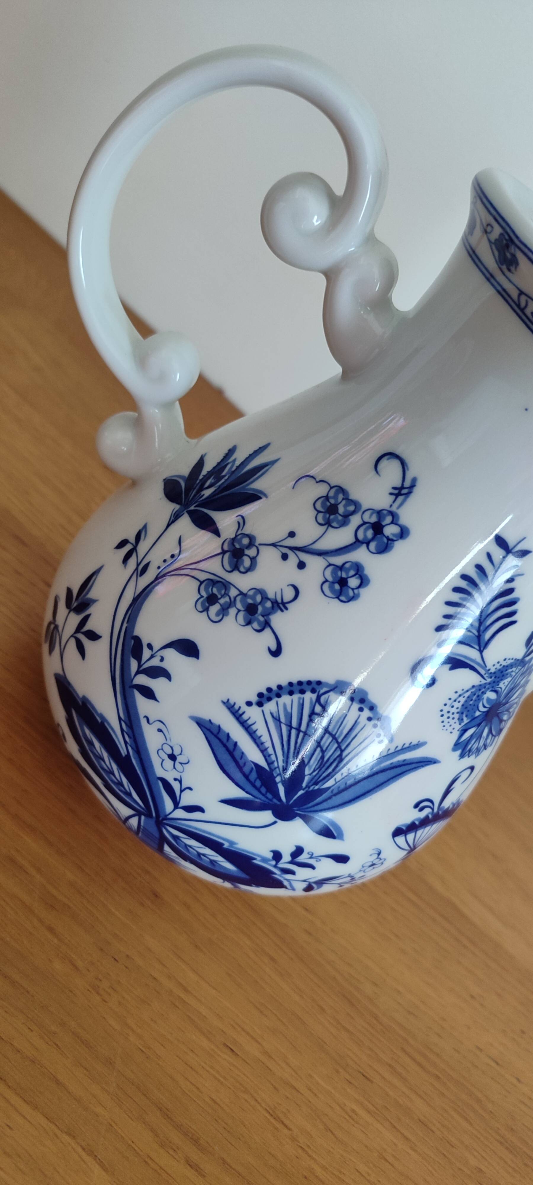 Pichet porcelaine