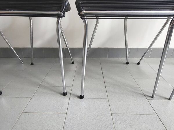 Suite de 4 chaises vintage scoubidou 1960