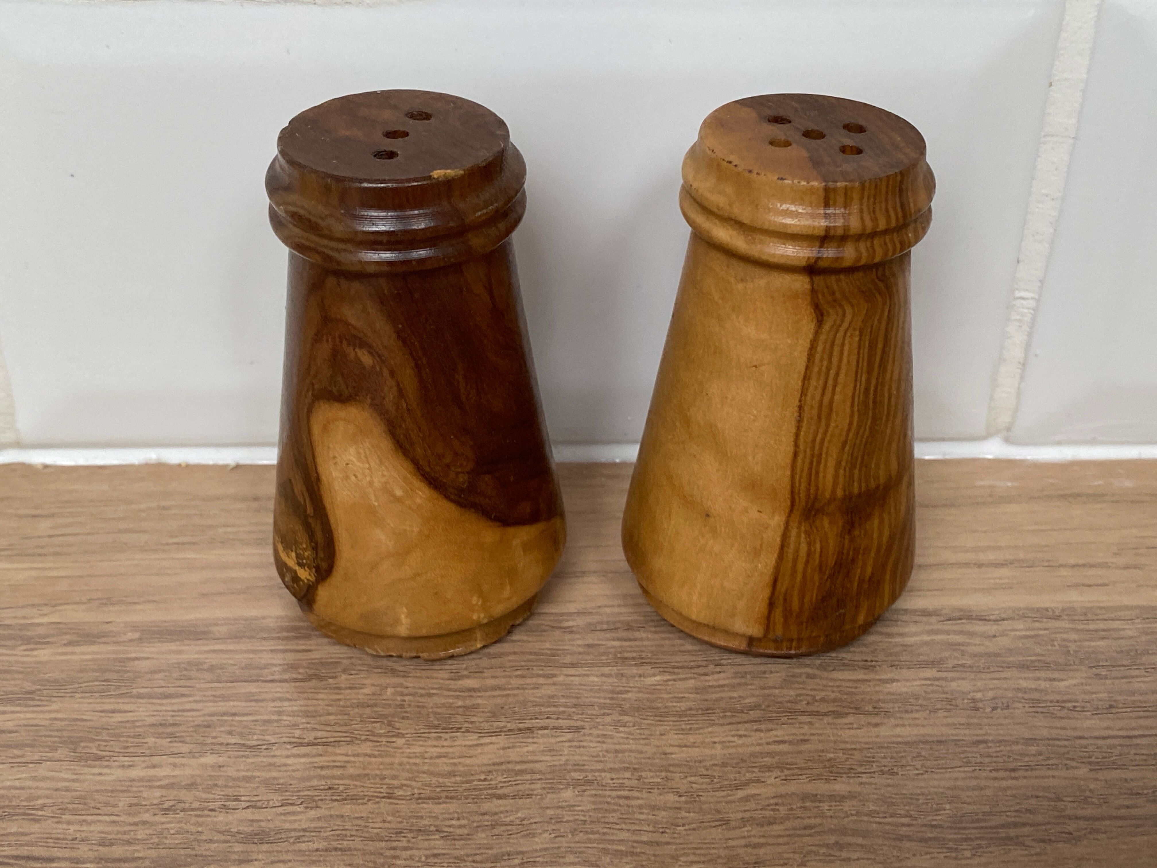 Salt and pepper shaker in Olivier