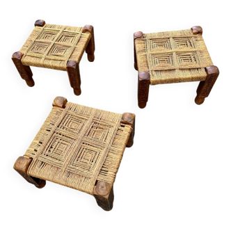 3 tabourets indiens en bois et cordes